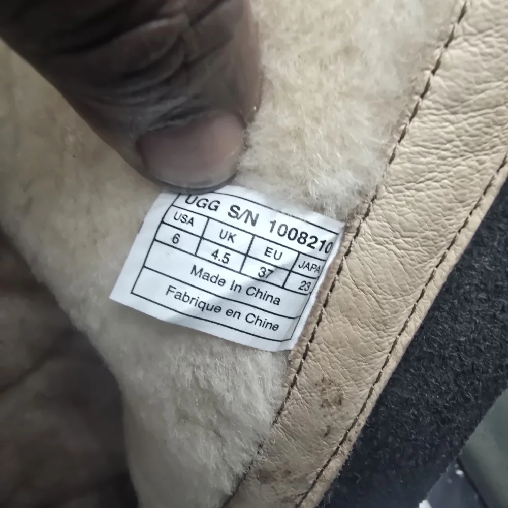 UGG‎ Tan and Cream Shearling Boots